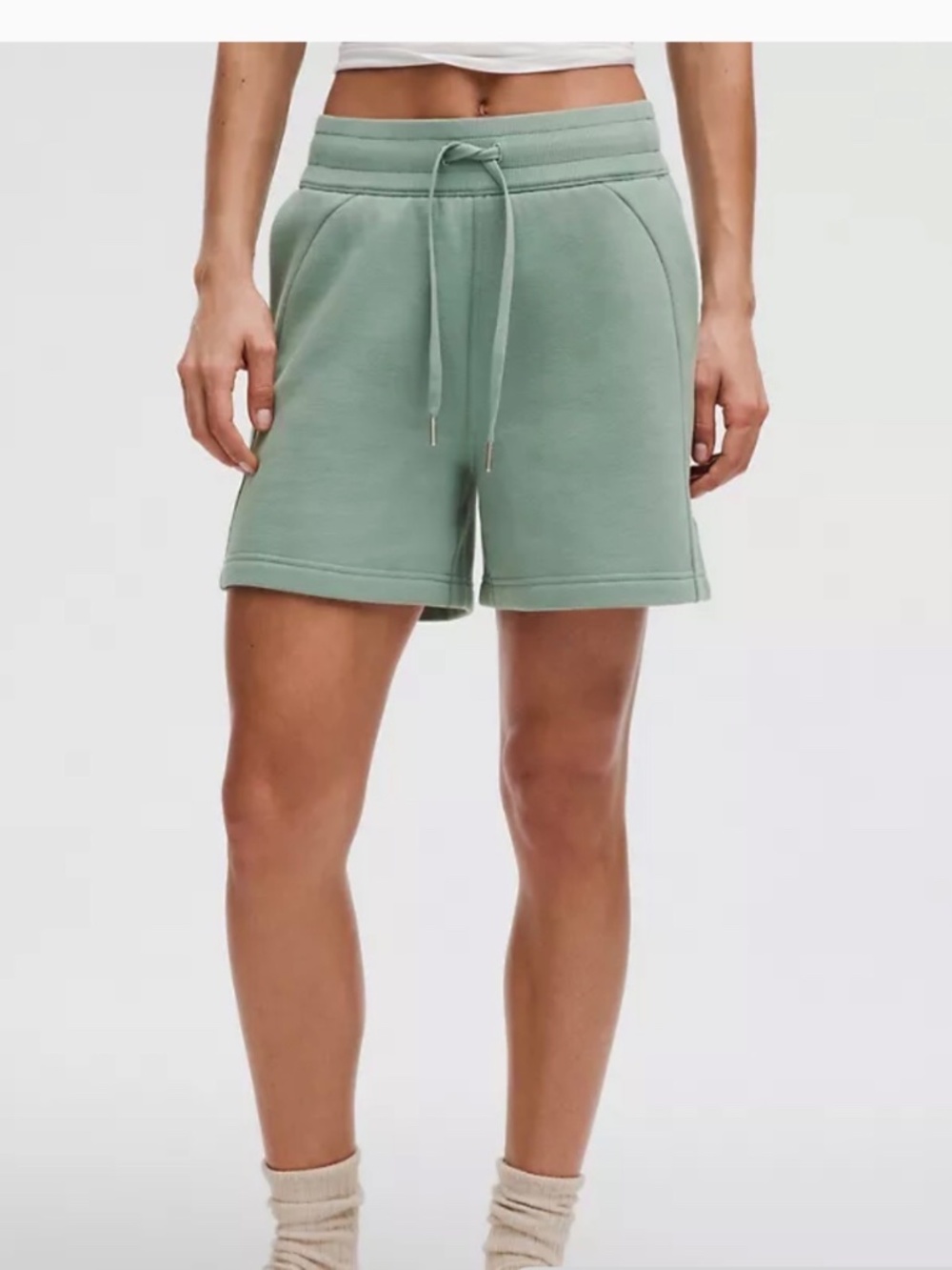 Lululemon Scuba High-Rise 5” Shorts